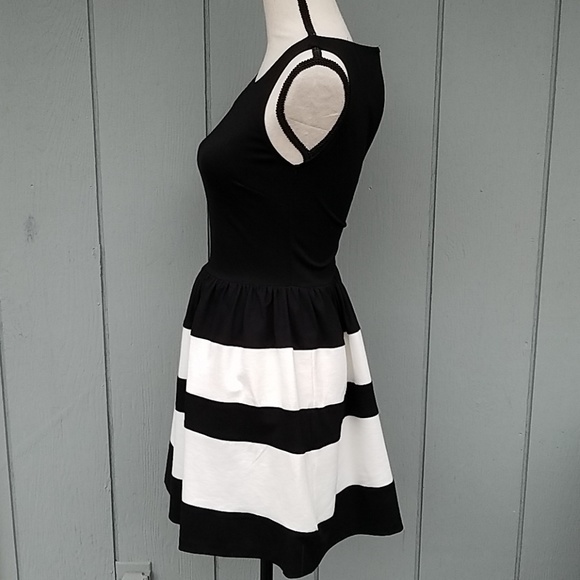 Love..Andy Rayon Blend Mini Dress - Picture 4 of 7